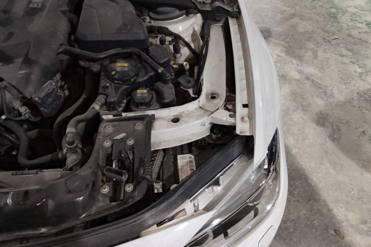 Used BMW 3 Series 2017 320Li Fashion Model Engine Bay Left