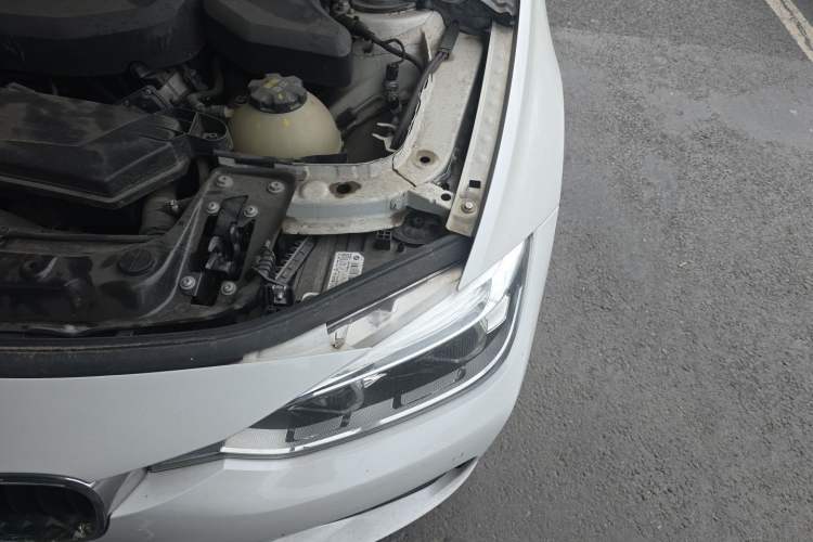 Used BMW 3 Series 2017 318Li Fashion Model Engine Bay Left