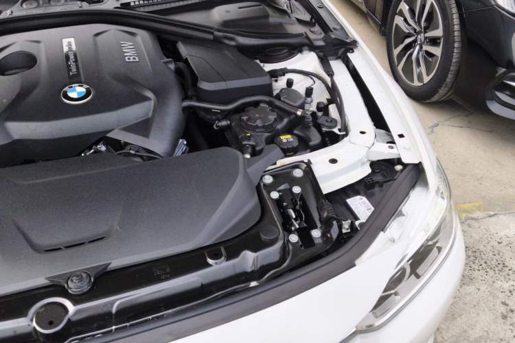 Used BMW 3 Series 2017 320Li Fashion Model Engine Bay Left