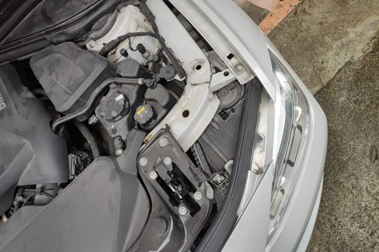 Used BMW 3 Series 2017 320Li Fashion Model Engine Bay Left