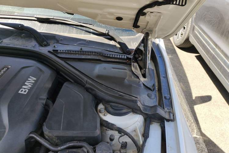 Used BMW 3 Series 2017 320Li Fashion Model Engine Bay Left