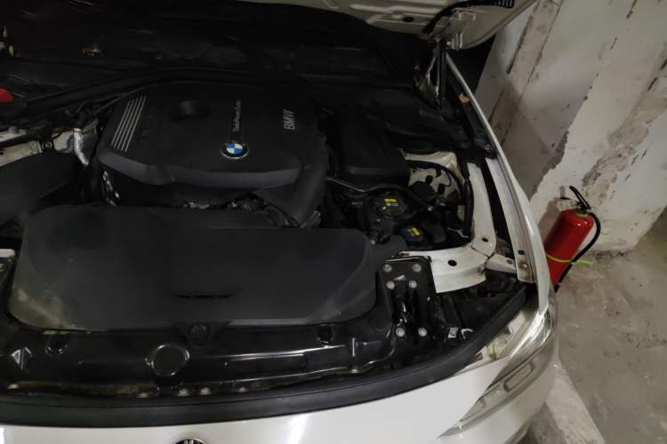 Used BMW 3 Series 2017 320i M Sport Engine Bay Left