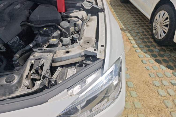 Used BMW 3 Series 2017 320Li Fashion Model Engine Bay Left