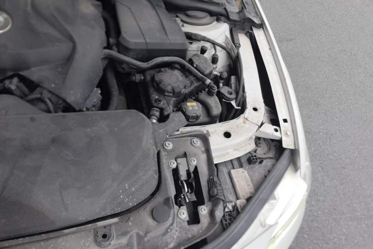 Used BMW 3 Series 2017 320Li Fashion Model Engine Bay Left