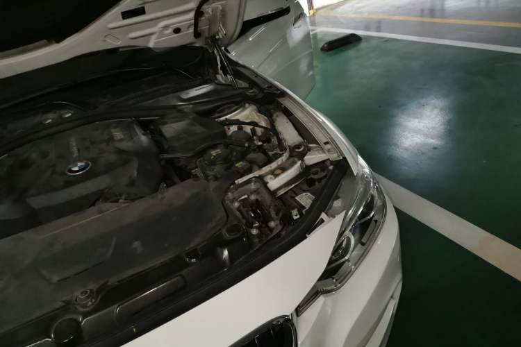 Used BMW 3 Series 2017 330Li M Sport Edition Engine Bay Left