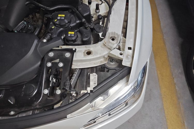 Used BMW 3 Series 2017 320Li Fashion Model Engine Bay Left