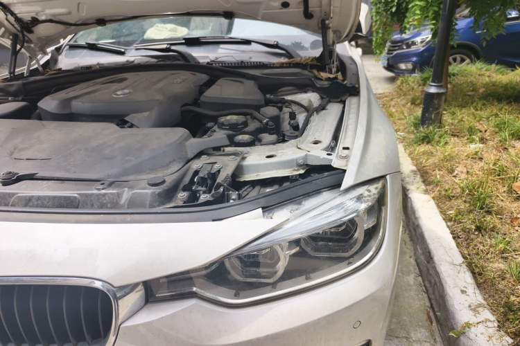 Used BMW 3 Series 2017 320Li Fashion Model Engine Bay Left