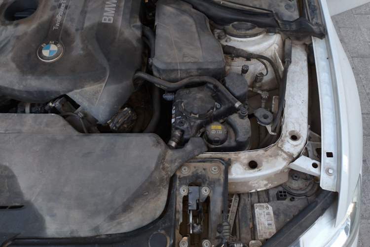 Used BMW 3 Series 2017 320Li Fashion Model Engine Bay Left
