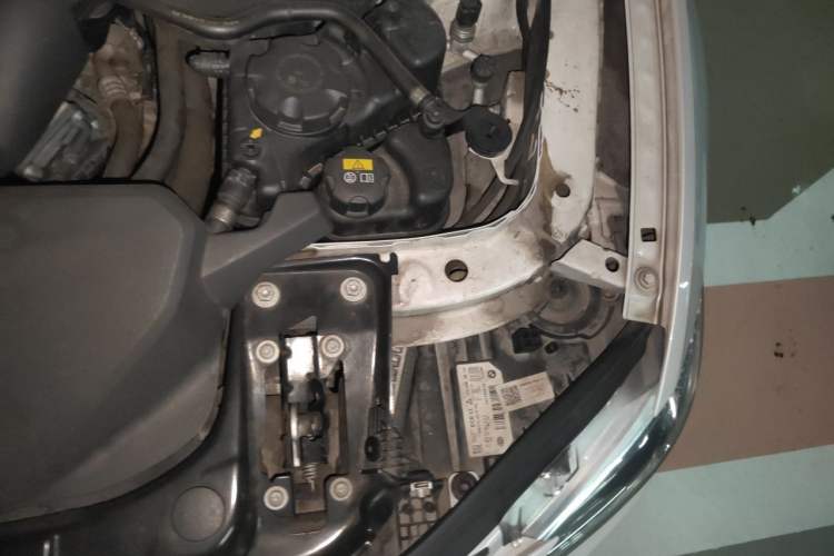 Used BMW 3 Series 2017 320Li Fashion Model Engine Bay Left