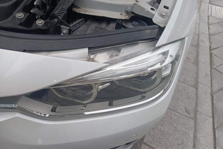 Used BMW 3 Series 2017 320Li Fashion Model Engine Bay Left