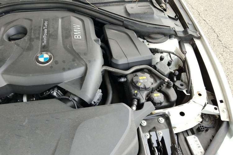 Used BMW 3 Series 2017 320Li Fashion Model Engine Bay Left
