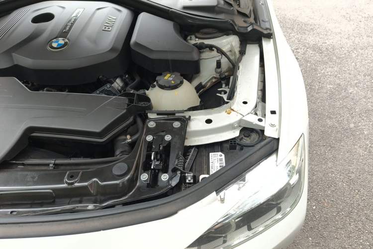 Used BMW 3 Series 2017 318Li Fashion Model Engine Bay Left