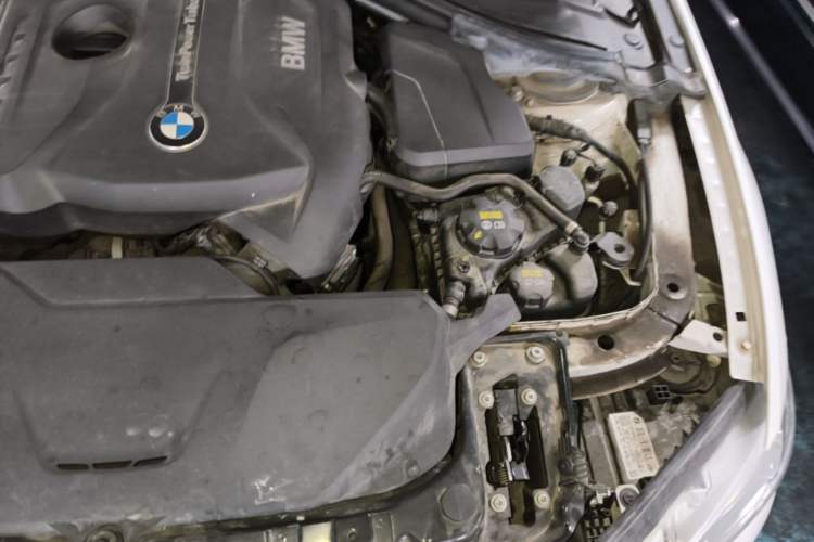 Used BMW 3 Series 2017 320Li Fashion Model Engine Bay Left