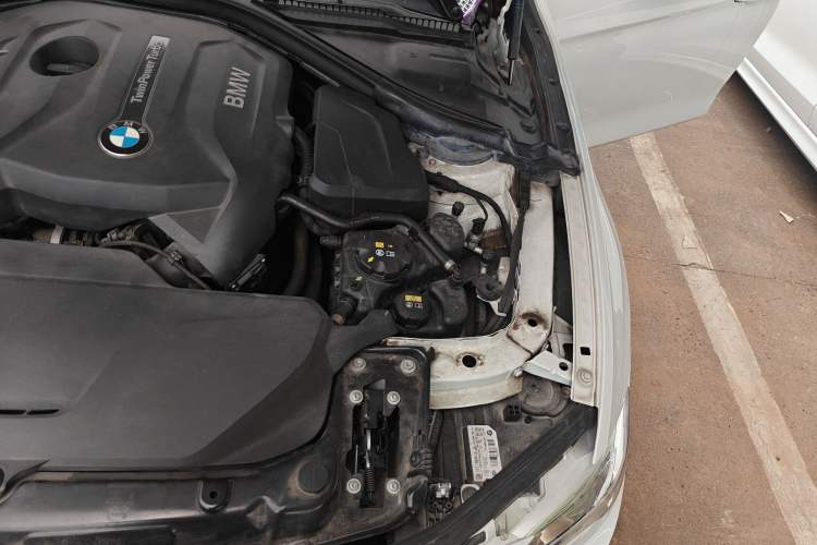 Used BMW 3 Series 2017 320i M Sport Engine Bay Left