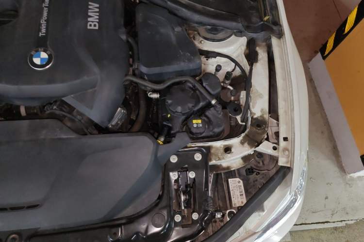 Used BMW 3 Series 2017 320i M Sport Engine Bay Left