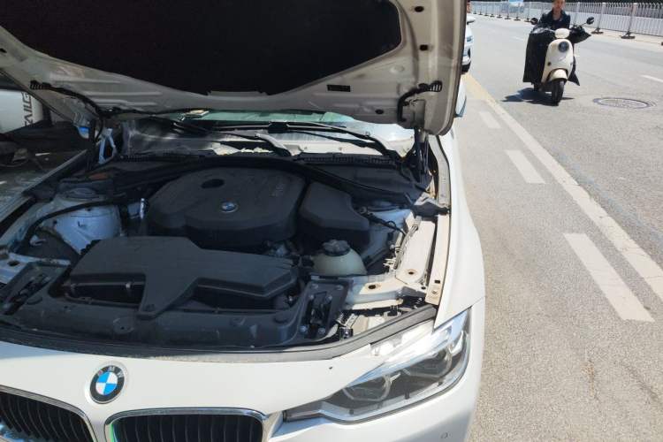 Used BMW 3 Series 2017 318Li Fashion Model Engine Bay Left