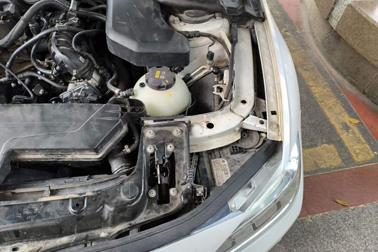 Used BMW 3 Series 2017 318Li Fashion Model Engine Bay Left