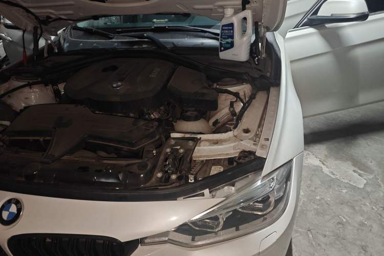 Used BMW 3 Series 2017 318Li Fashion Model Engine Bay Left