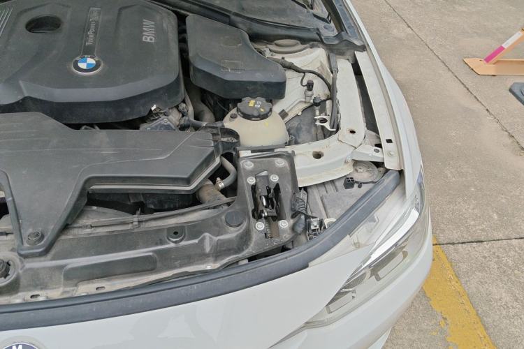 Used BMW 3 Series 2017 318Li Fashion Model Engine Bay Left