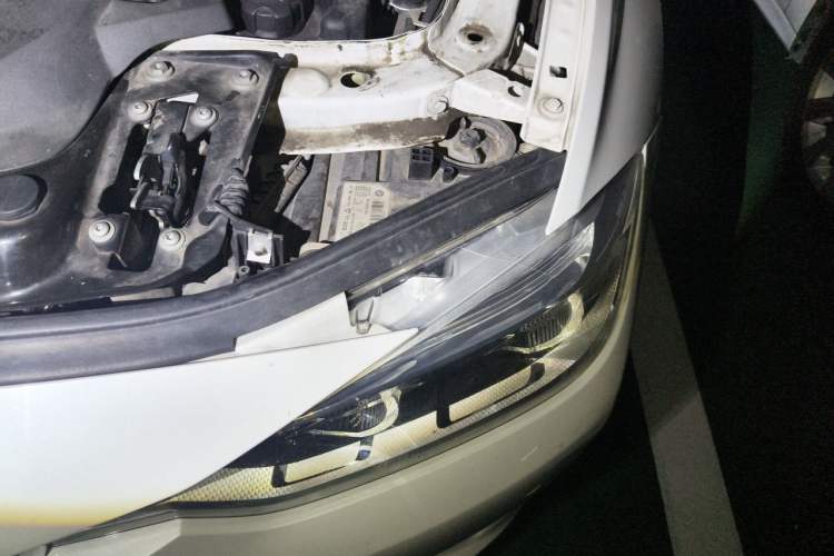 Used BMW 3 Series 2017 320Li Fashion Model Engine Bay Left