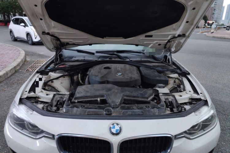 Used BMW 3 Series 2017 318Li Fashion Model Engine Bay
