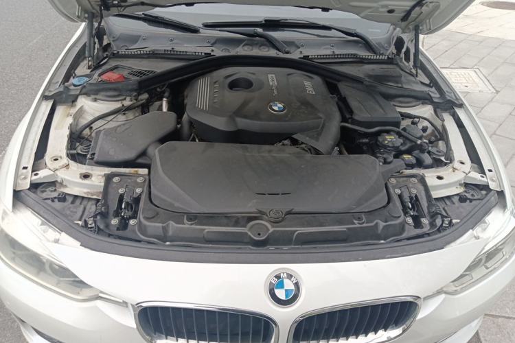 Used BMW 3 Series 2017 320Li Fashion Model Engine Bay