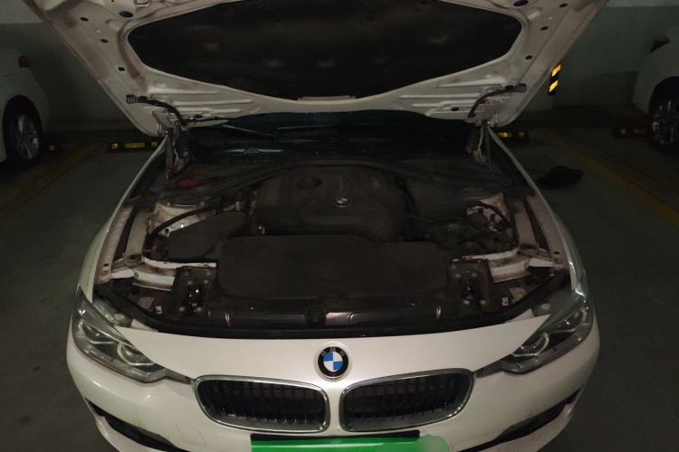 Used BMW 3 Series 2017 320Li Fashion Model Engine Bay