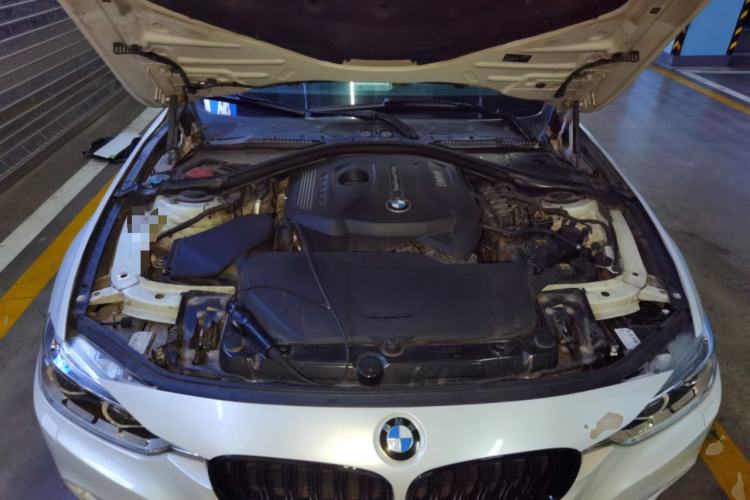 Used BMW 3 Series 2017 320Li Fashion Model Engine Bay