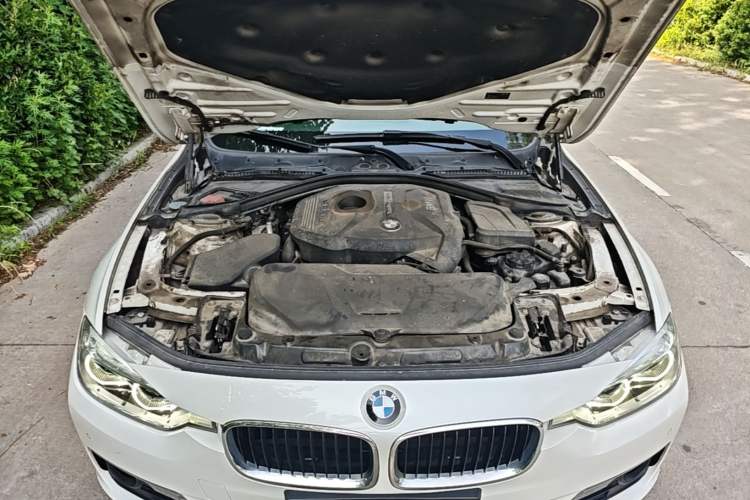 Used BMW 3 Series 2017 320Li Fashion Model Engine Bay