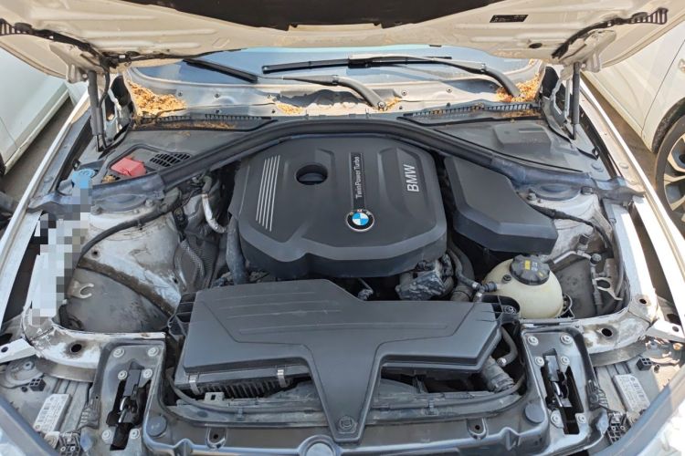 Used BMW 3 Series 2017 318i Fashion Model Engine Bay