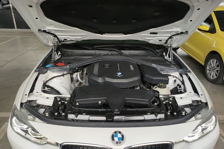 Used BMW 3 Series 2017 318Li Fashion Model Engine Bay