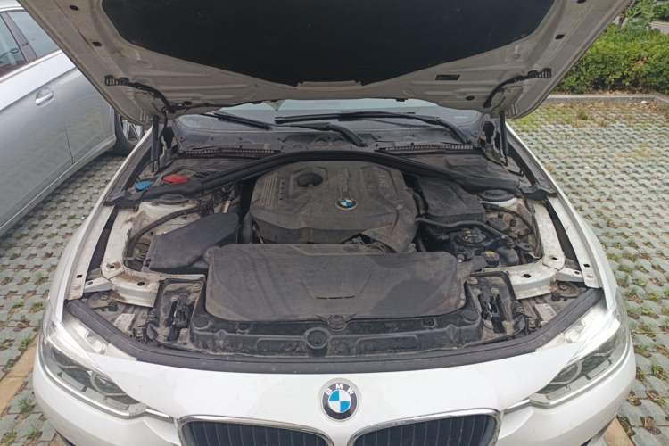 Used BMW 3 Series 2017 320Li Fashion Model Engine Bay
