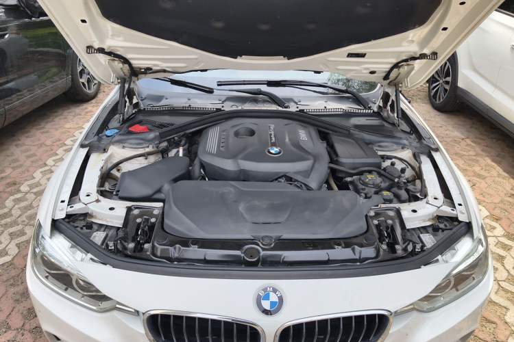Used BMW 3 Series 2017 320i M Sport Engine Bay