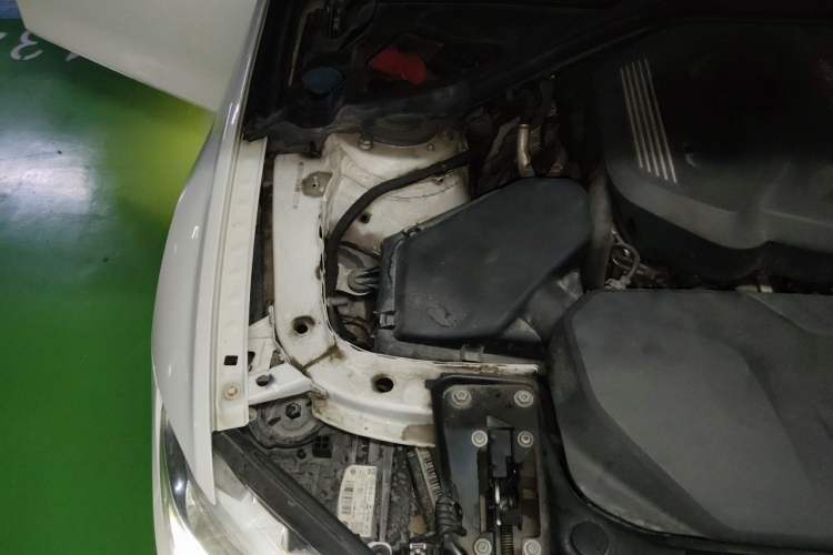 Used BMW 3 Series 2017 320i M Sport Engine Bay Right