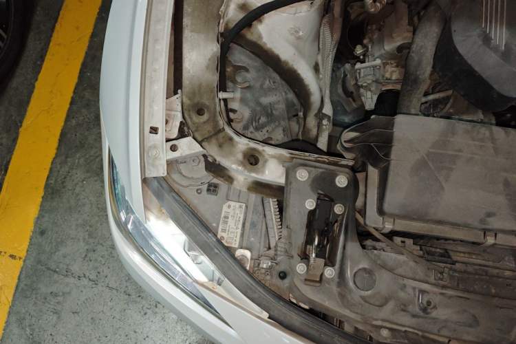 Used BMW 3 Series 2017 318i Fashion Model Engine Bay Right