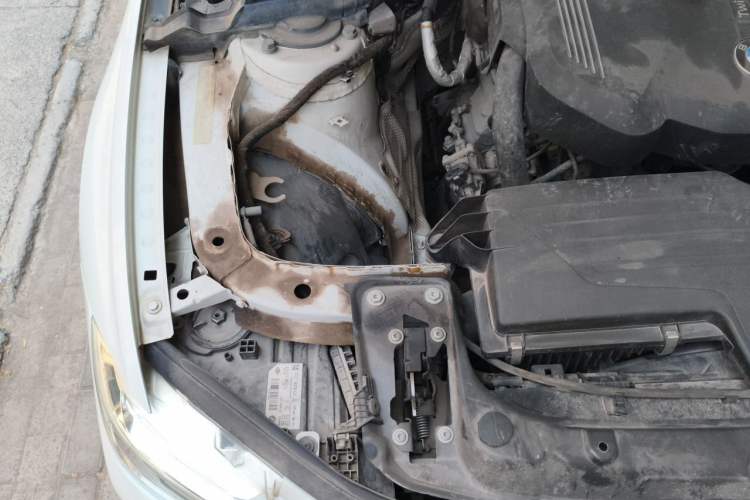 Used BMW 3 Series 2017 318Li Fashion Model Engine Bay Right