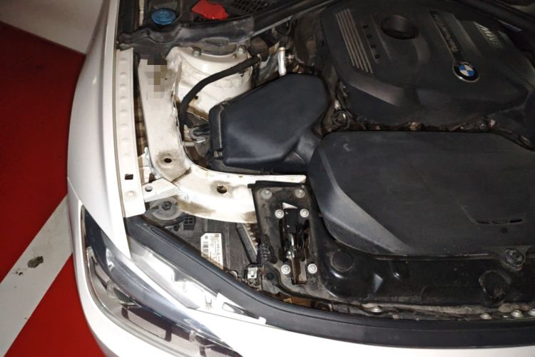 Used BMW 3 Series 2017 330Li M Sport Edition Engine Bay Right