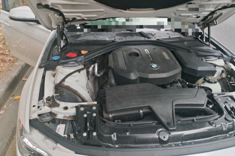 Used BMW 3 Series 2017 318i Fashion Model Engine Bay Right
