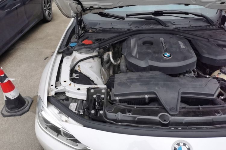 Used BMW 3 Series 2017 318Li Fashion Model Engine Bay Right
