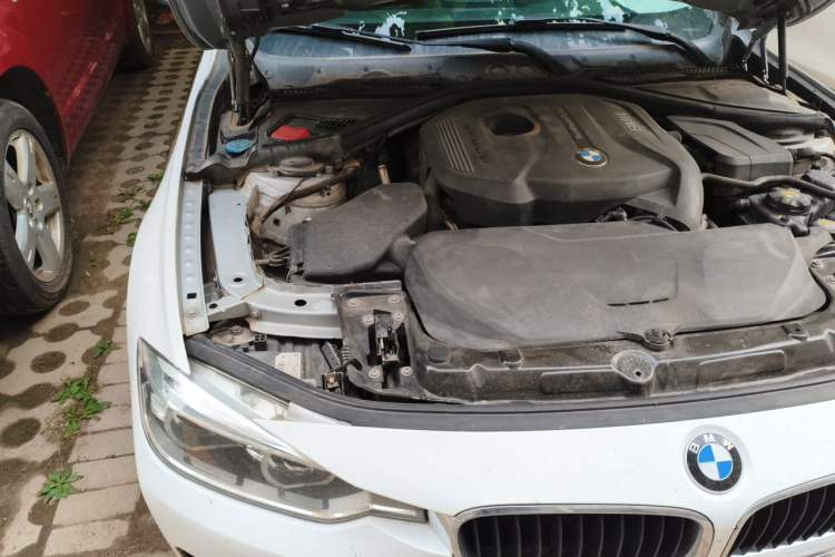 Used BMW 3 Series 2017 320Li Fashion Model Engine Bay Right