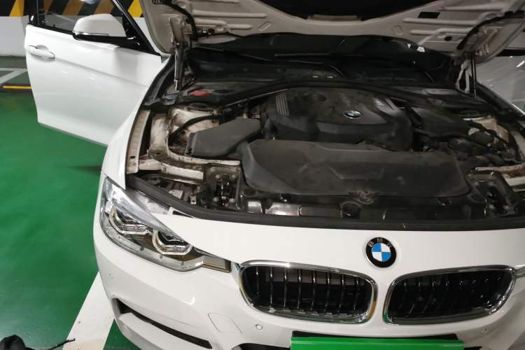Used BMW 3 Series 2017 330Li M Sport Edition Engine Bay Right