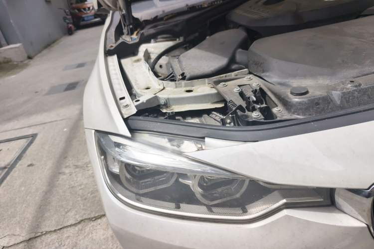 Used BMW 3 Series 2017 320Li Fashion Model Engine Bay Right