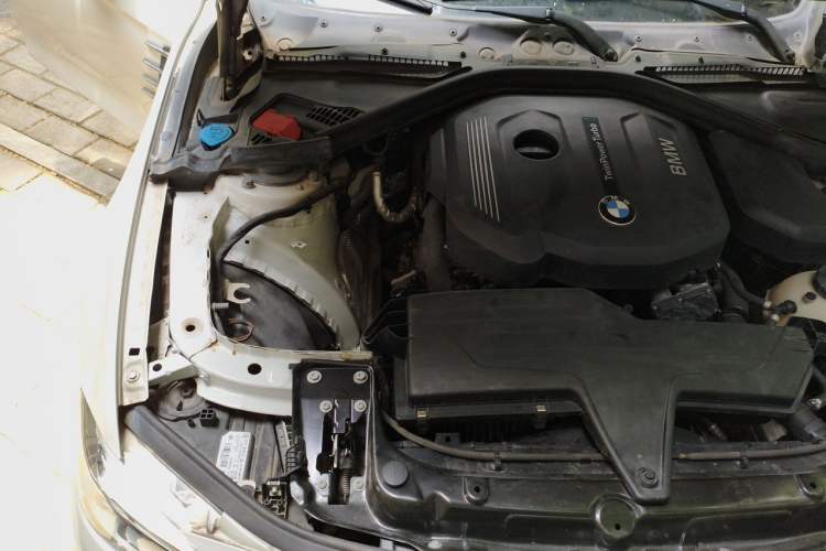 Used BMW 3 Series 2017 318Li Fashion Model Engine Bay Right