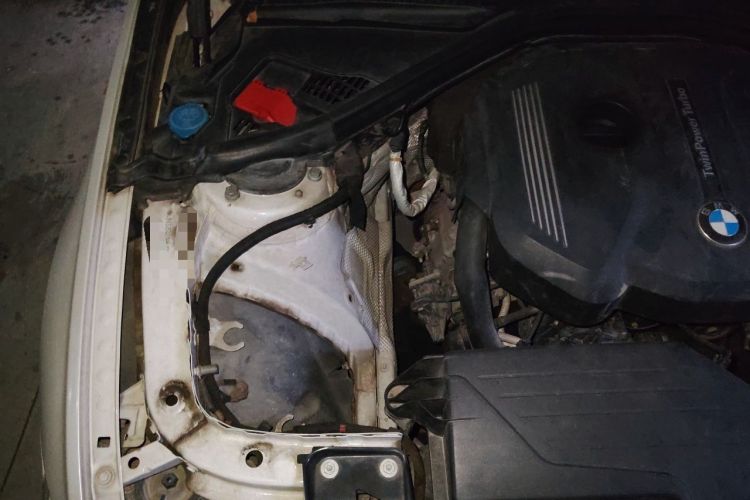 Used BMW 3 Series 2017 318i Fashion Model Engine Bay Right