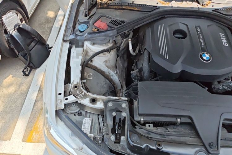 Used BMW 3 Series 2017 318i Fashion Model Engine Bay Right