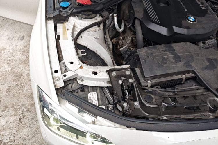 Used BMW 3 Series 2017 318Li Fashion Model Engine Bay Right