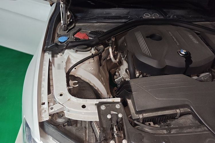 Used BMW 3 Series 2017 318i Fashion Model Engine Bay Right