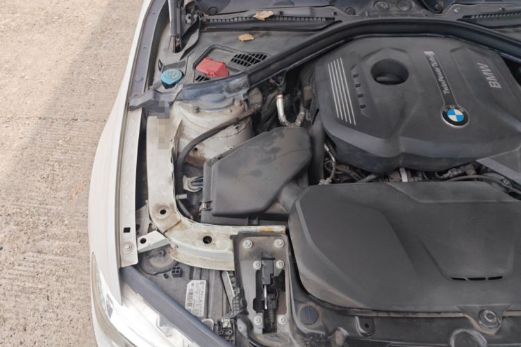 Used BMW 3 Series 2017 320i M Sport Engine Bay Right