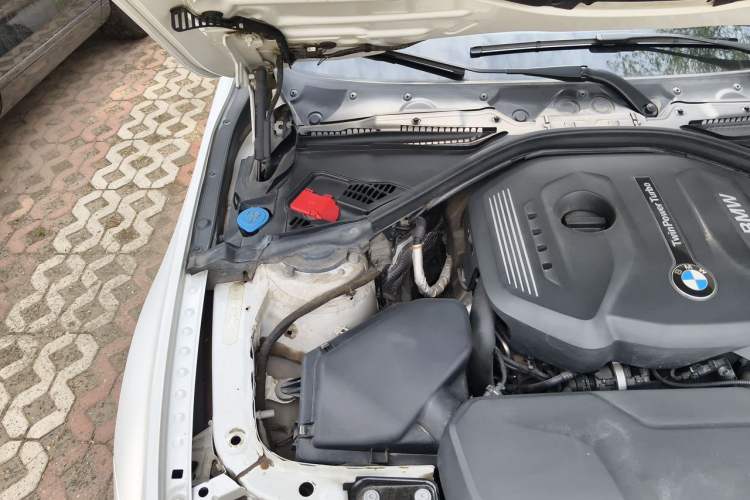 Used BMW 3 Series 2017 320i M Sport Engine Bay Right