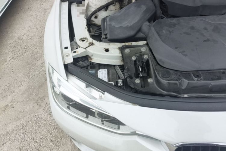Used BMW 3 Series 2017 320Li Fashion Model Engine Bay Right